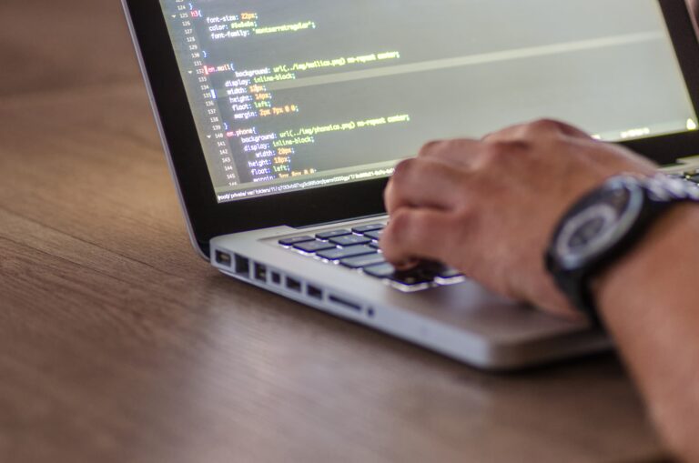 Top Advanced Software Solutions You Should Use to Protect Your Computer 5 Top Advanced Software Solutions You Should Use to Protect Your Computer