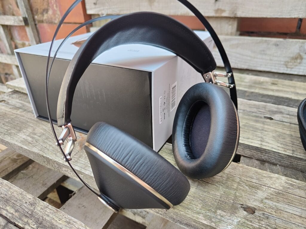Headphone Driver Units: Everything You Need to Know 2 headphones 1024x768 1
