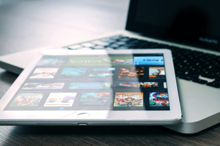 6 UK Netflix Series to Binge watch in 2021