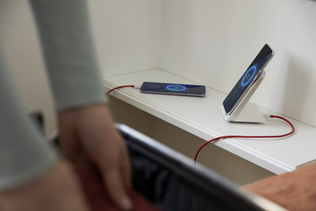 OnePlus 9 Pro starts from £829 with OP9 from £629 – Small £30 increase from last year 4 oneplus charger 1024x683 1