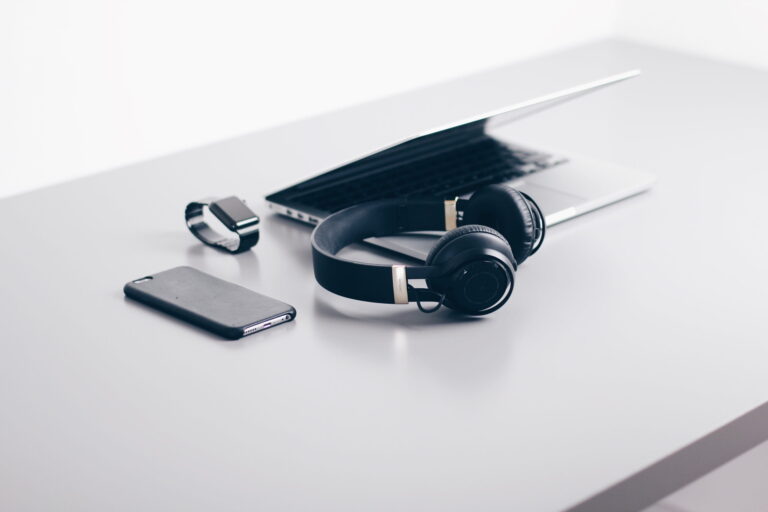 5 Last Minute Christmas Gift Ideas for the Tech-Savvy Person in Your Life