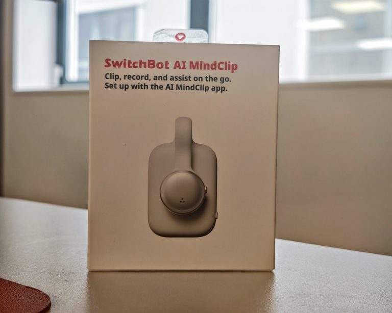 SwitchBot AI MindClip Review – AI Note Taking Clip