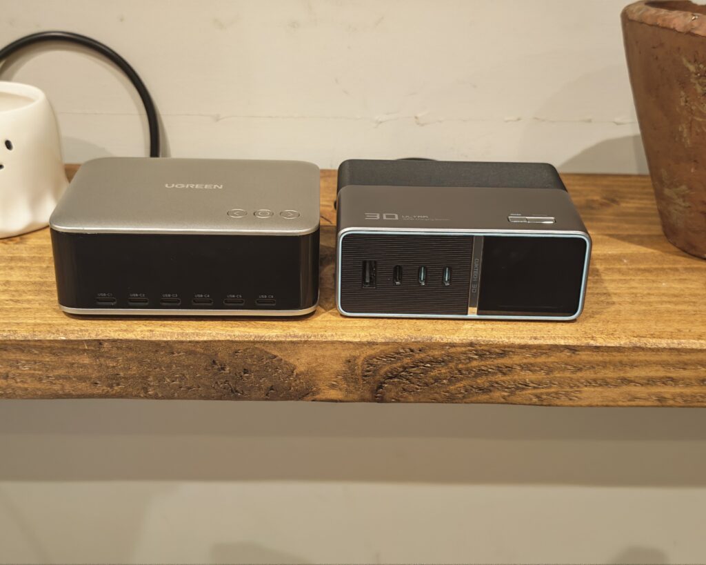 Ugreen Nexode Pro 300W Desktop Charger Review 6 Ugreen Nexode Pro 300W Desktop Charger vs CUKTECH 30 Ultra