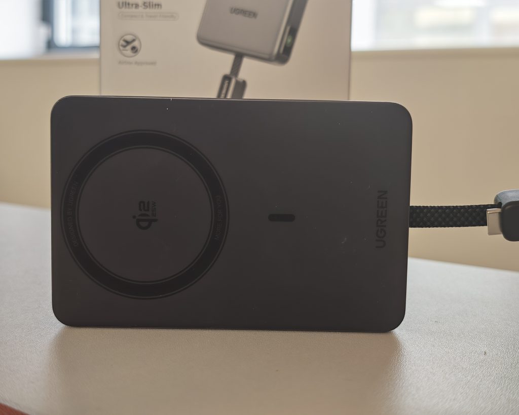 2026 UGREEN MagFlow Pro Magnetic Power Bank 25W Design 2